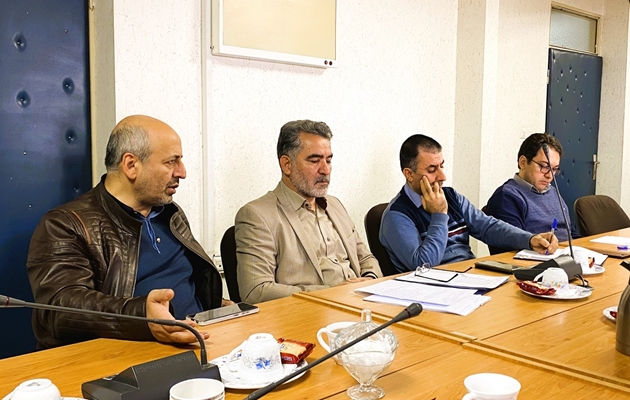 جلسه بررسی مشکلات مربوط به دستگاه‌های دیالیز بیمارستان شهید عباسی میاندوآب